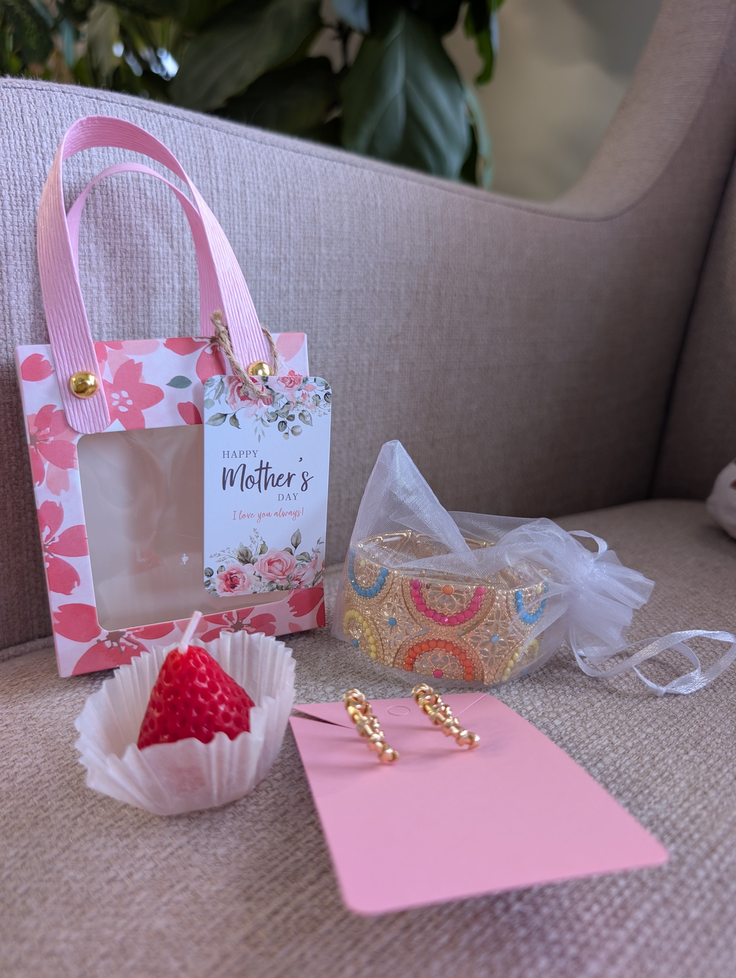 Nush cutest mother's day gift hamper