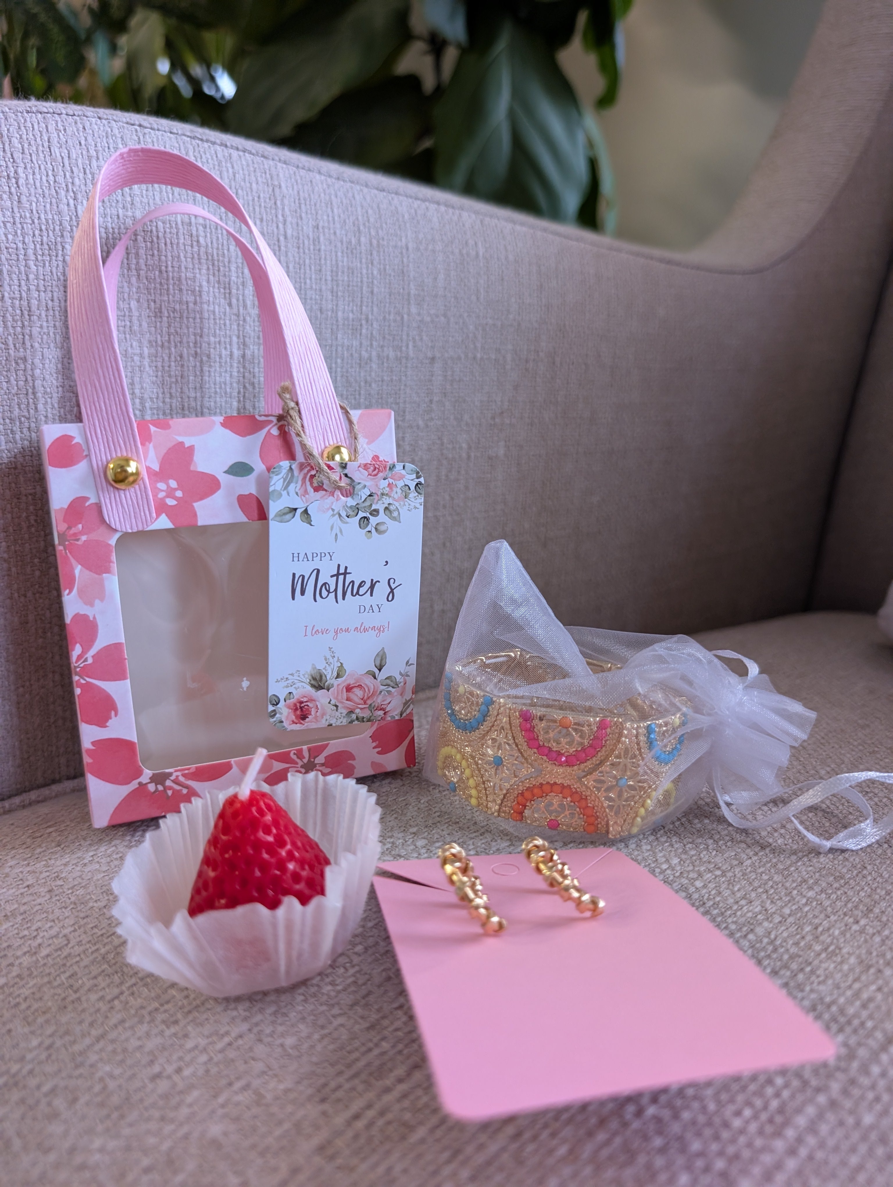 Nush cutest mother's day gift hamper