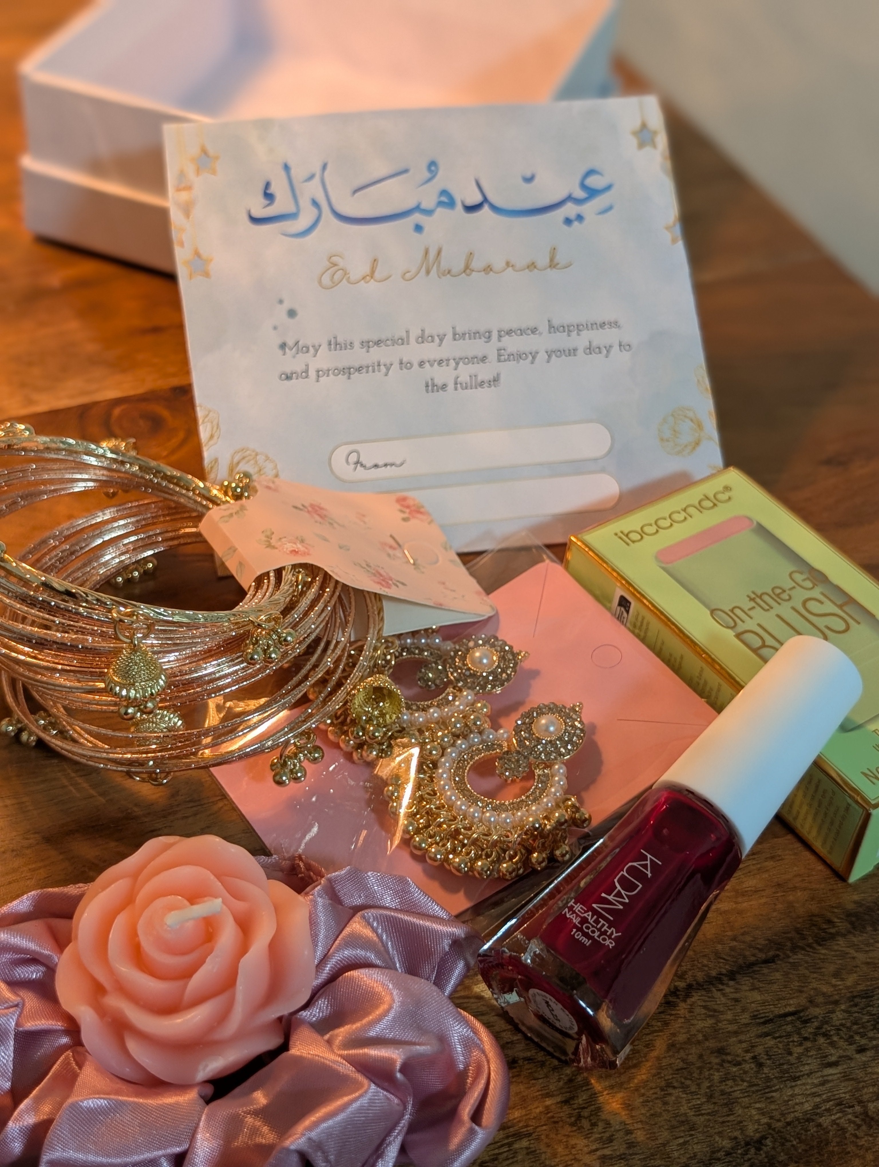 Nush Eid gift box.